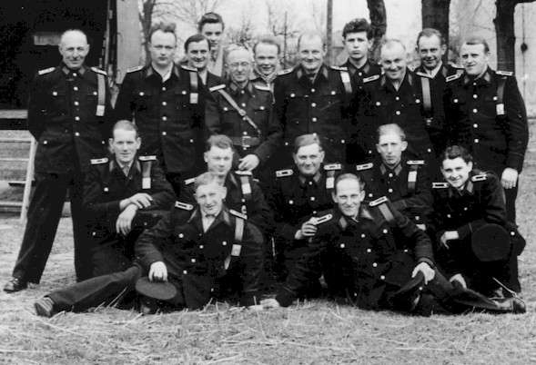 Gruppenbild der Kameraden der FF Bornim um 1961